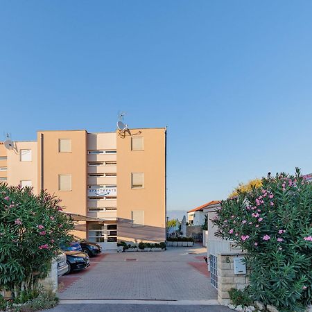 Apartment Mlasina-3 Nin Bagian luar foto