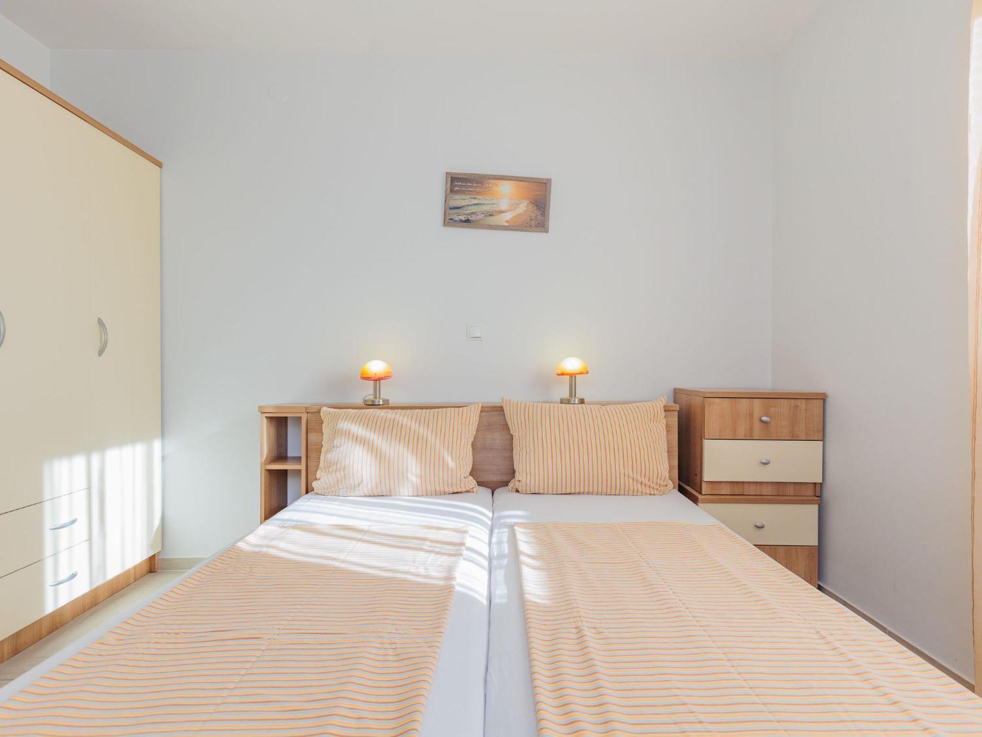 Apartment Mlasina-3 Nin Bagian luar foto
